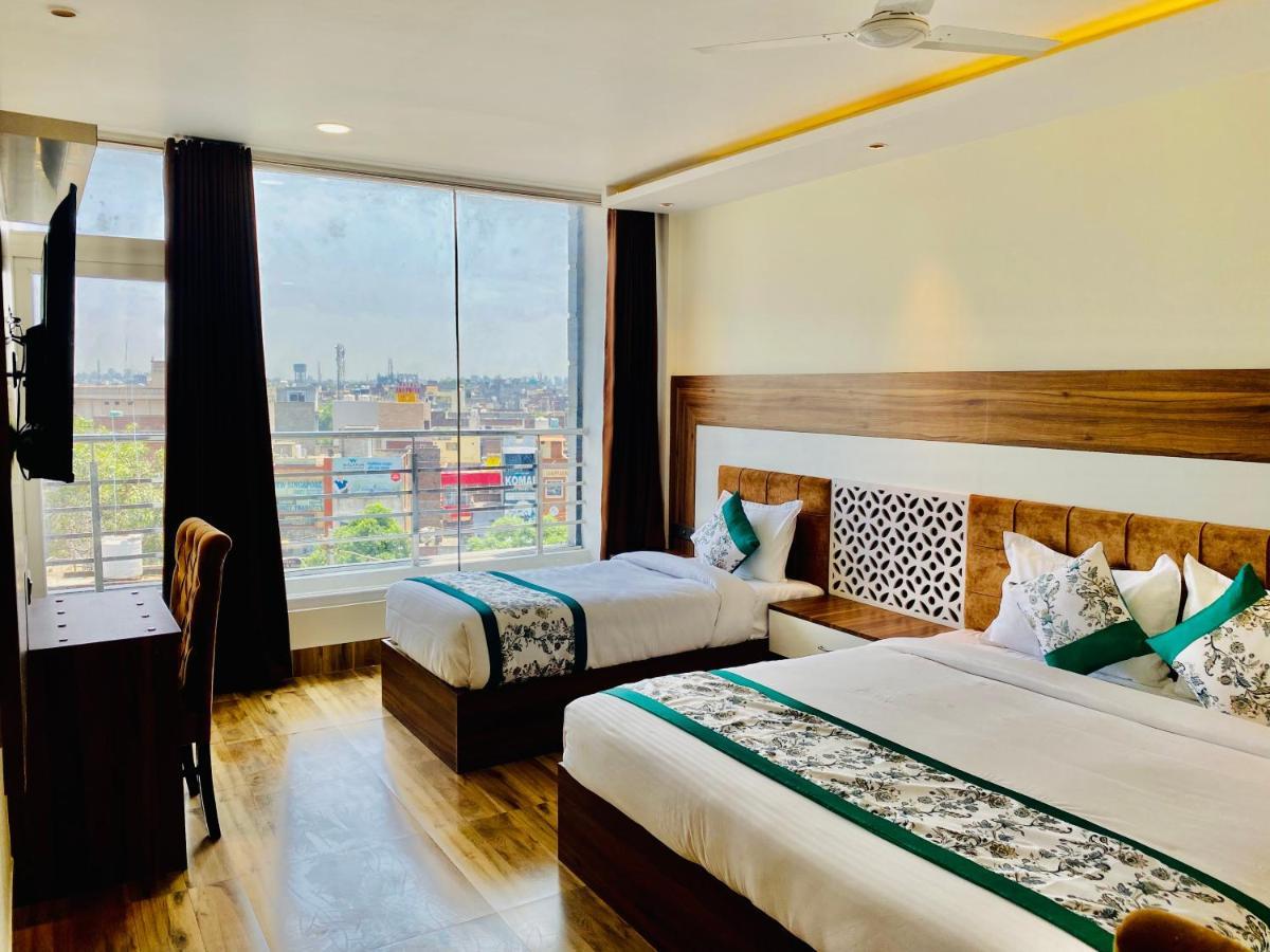 Hotel White House By An Hotels - Walking Distance From Golden Temple อัมริตสา ภายนอก รูปภาพ