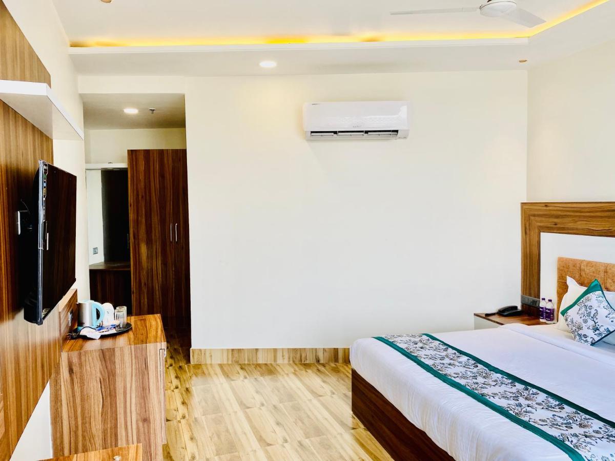 Hotel White House By An Hotels - Walking Distance From Golden Temple อัมริตสา ภายนอก รูปภาพ