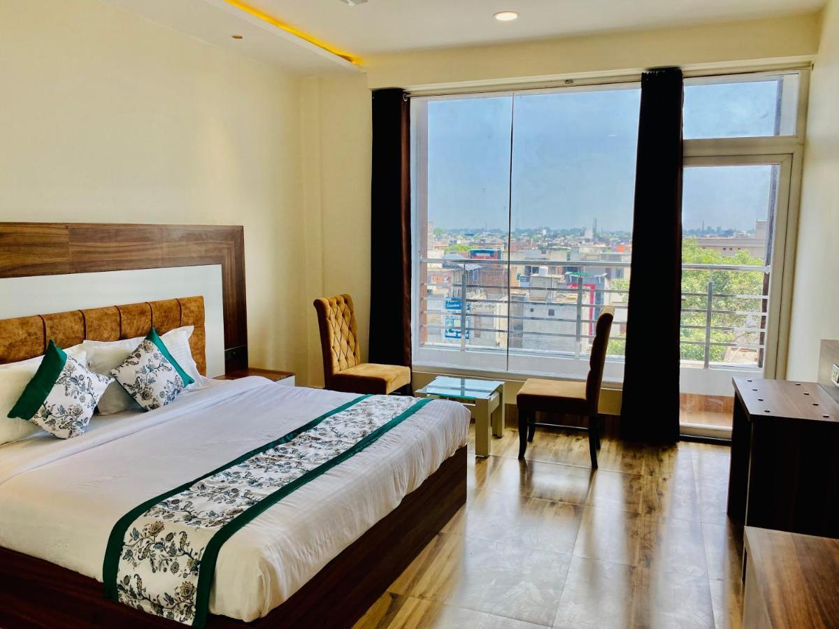 Hotel White House By An Hotels - Walking Distance From Golden Temple อัมริตสา ภายนอก รูปภาพ