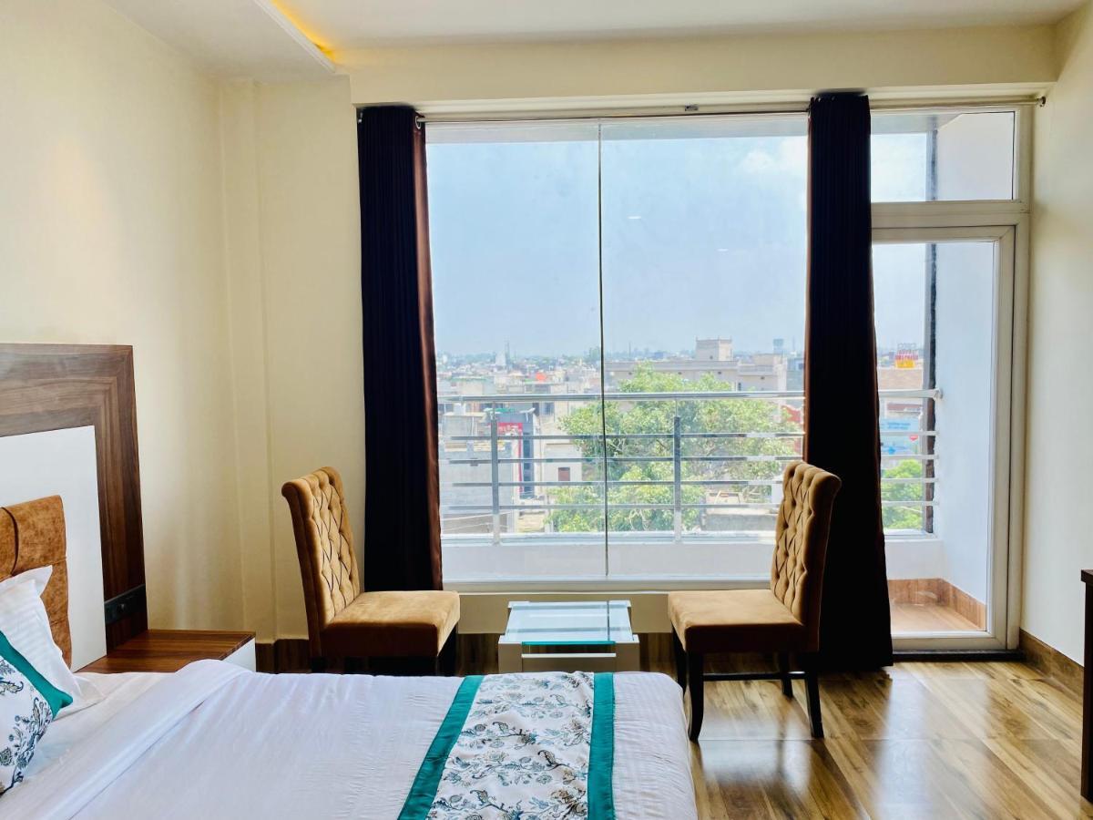 Hotel White House By An Hotels - Walking Distance From Golden Temple อัมริตสา ภายนอก รูปภาพ
