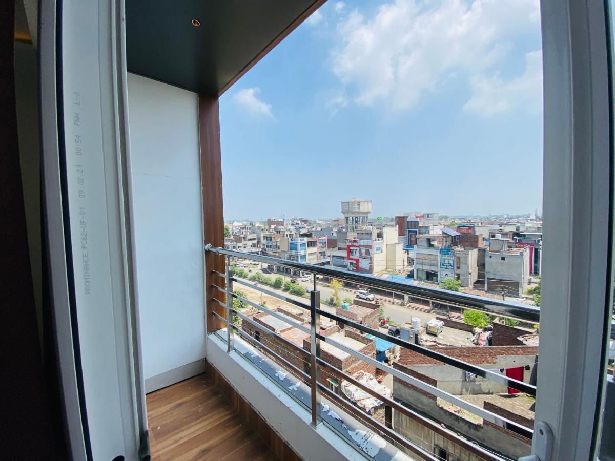 Hotel White House By An Hotels - Walking Distance From Golden Temple อัมริตสา ภายนอก รูปภาพ