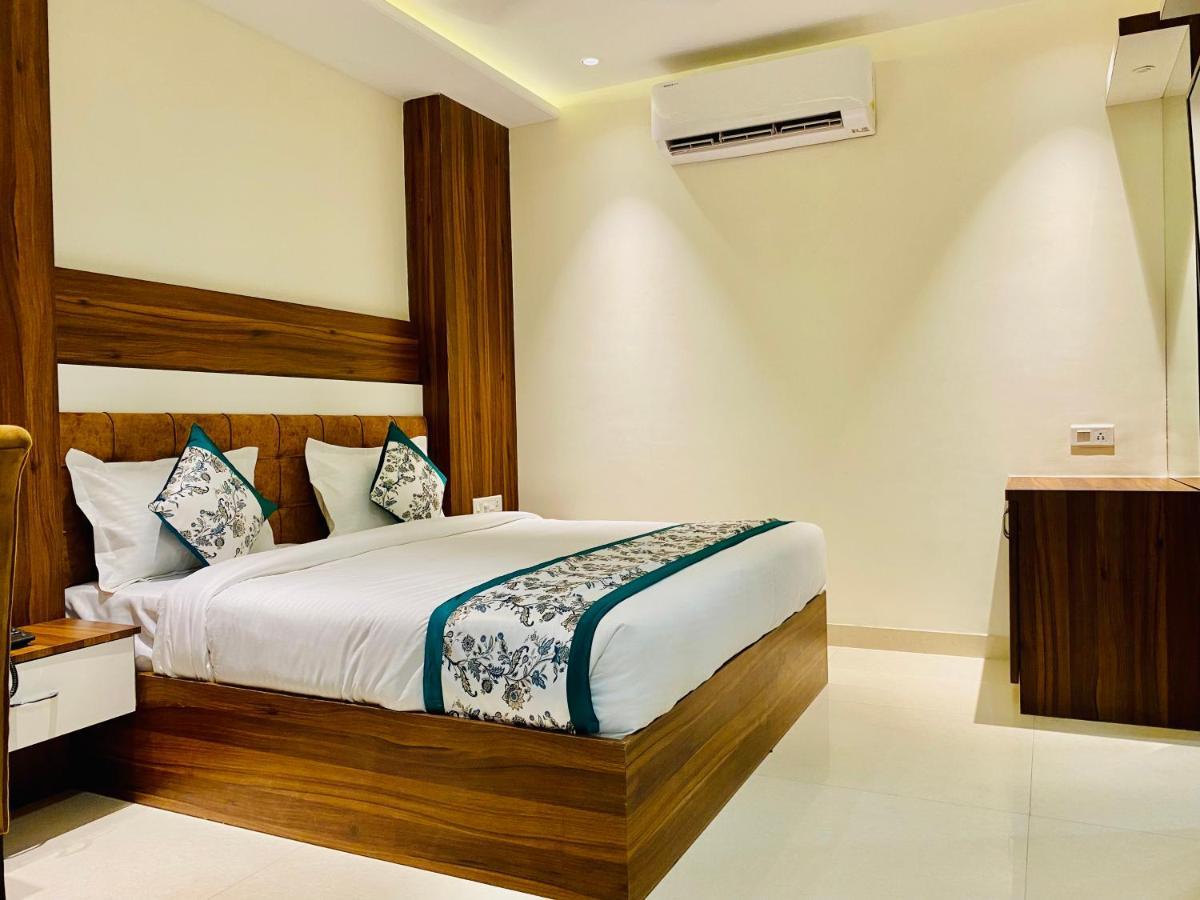 Hotel White House By An Hotels - Walking Distance From Golden Temple อัมริตสา ภายนอก รูปภาพ