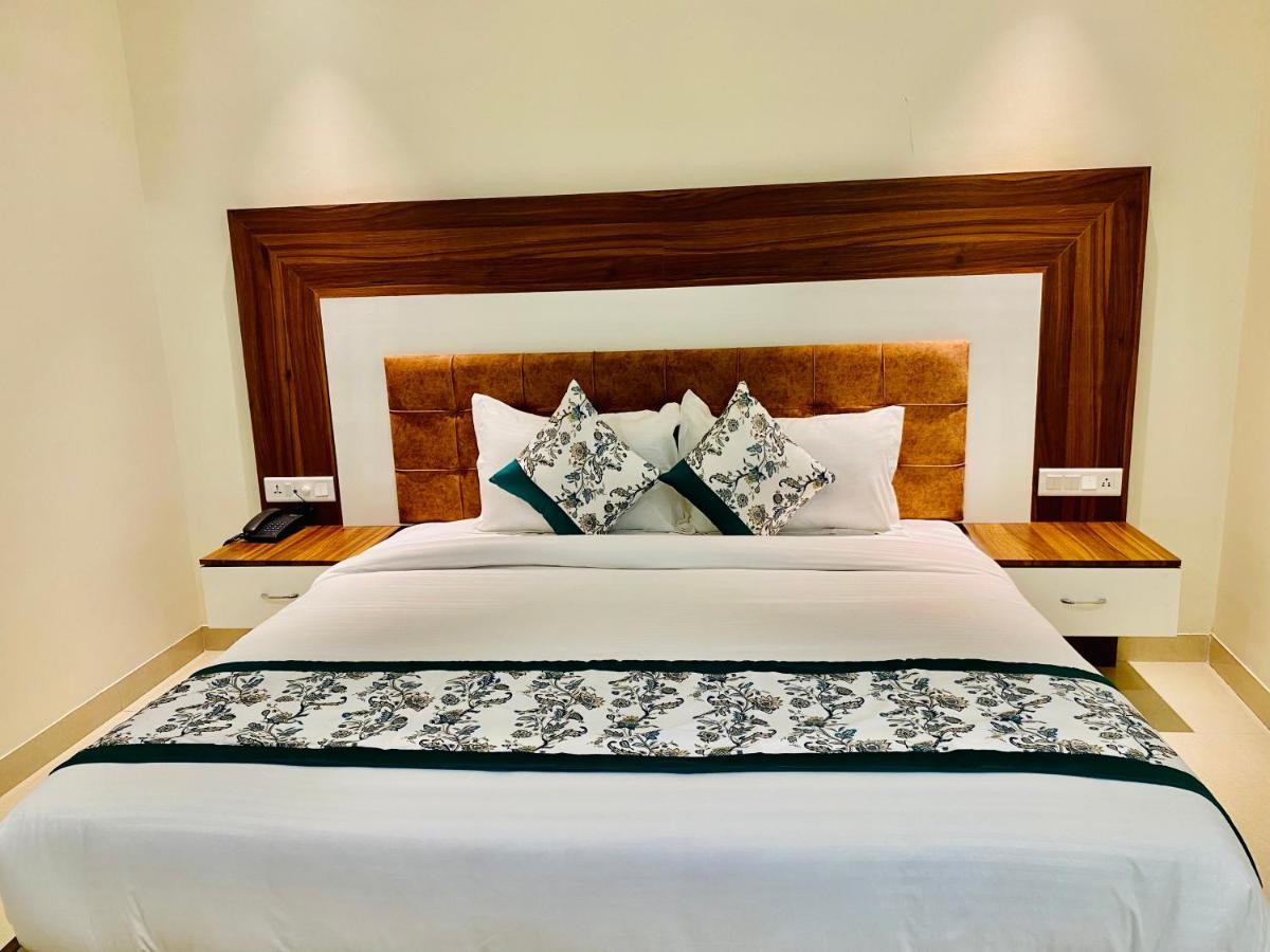 Hotel White House By An Hotels - Walking Distance From Golden Temple อัมริตสา ภายนอก รูปภาพ