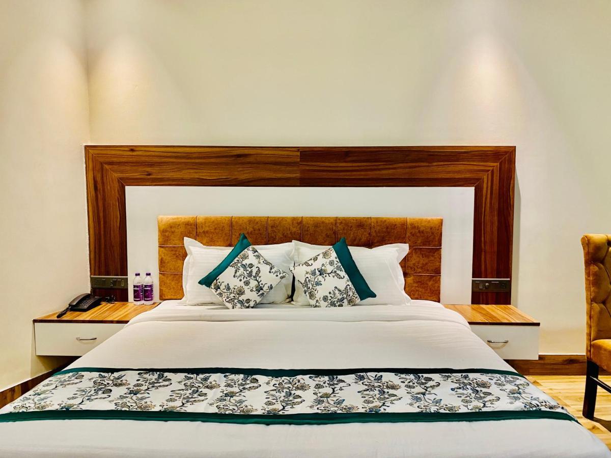 Hotel White House By An Hotels - Walking Distance From Golden Temple อัมริตสา ภายนอก รูปภาพ