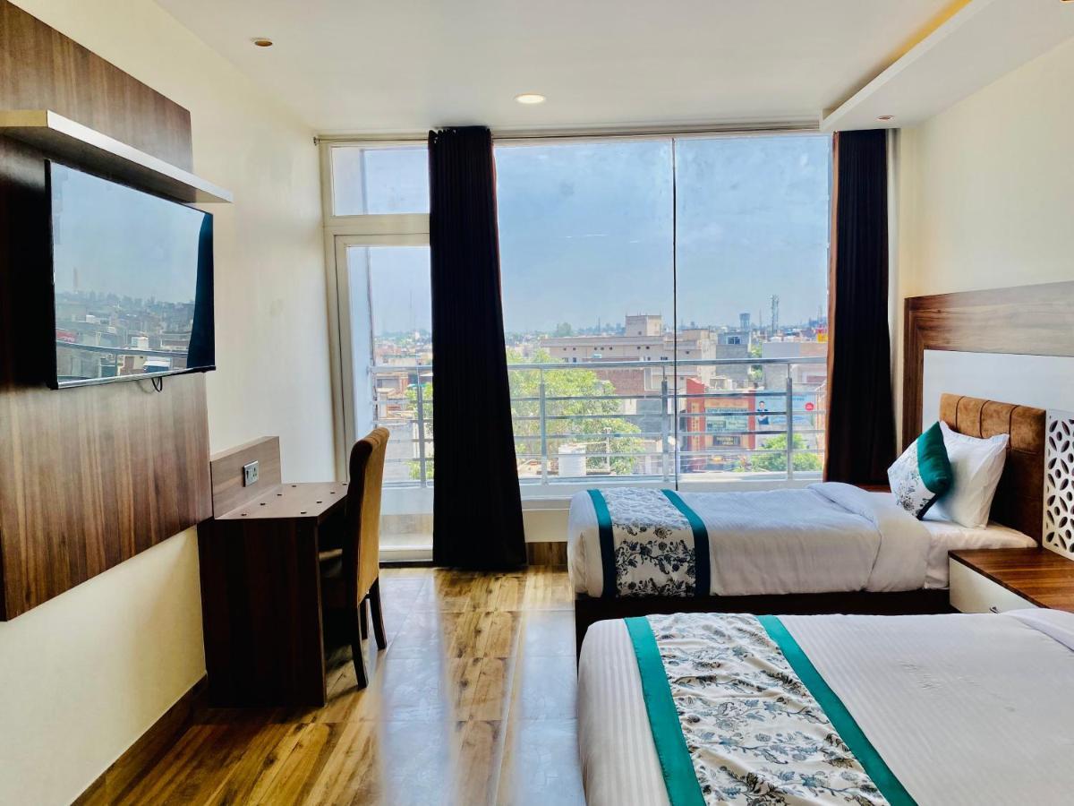 Hotel White House By An Hotels - Walking Distance From Golden Temple อัมริตสา ภายนอก รูปภาพ