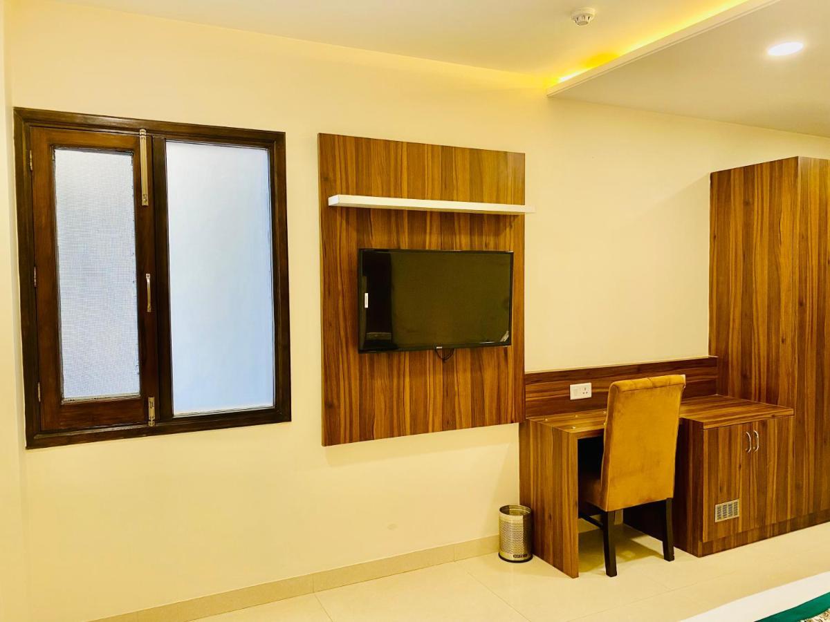 Hotel White House By An Hotels - Walking Distance From Golden Temple อัมริตสา ภายนอก รูปภาพ